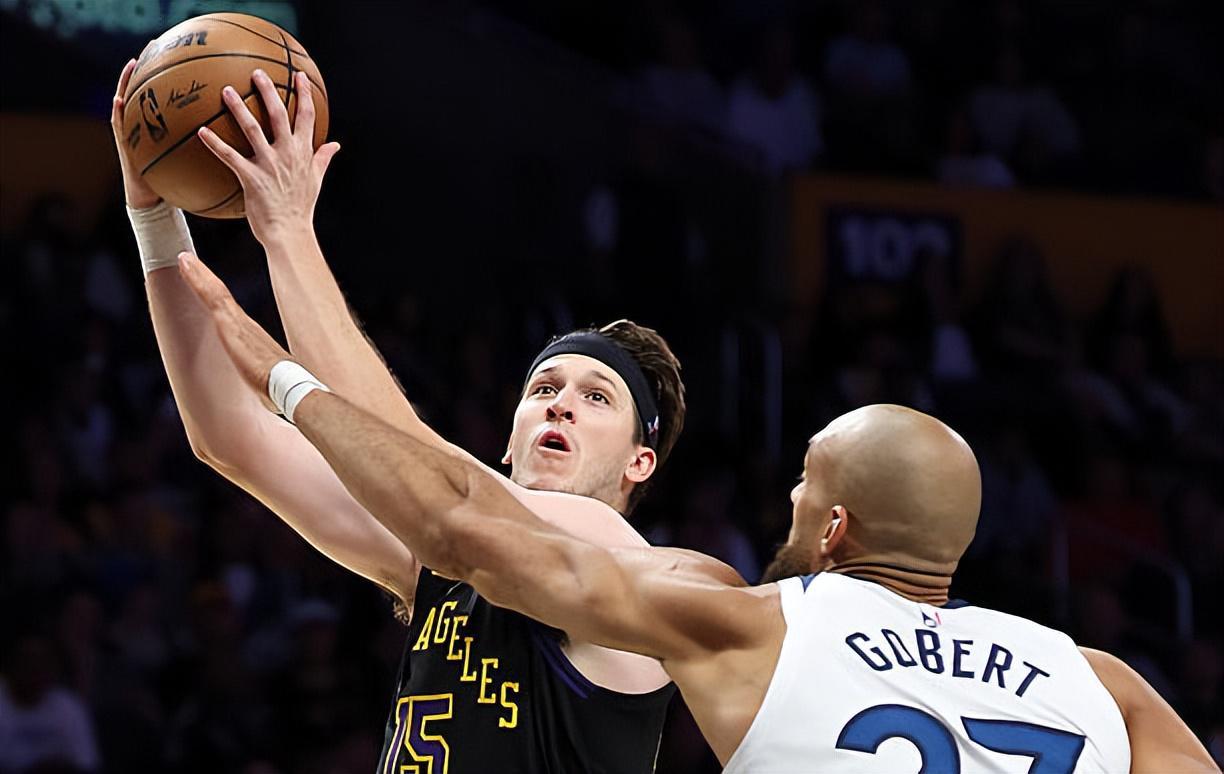 app下载-詹姆斯不在的情况下，湖人后场大将的表现反而有了显著的提升？